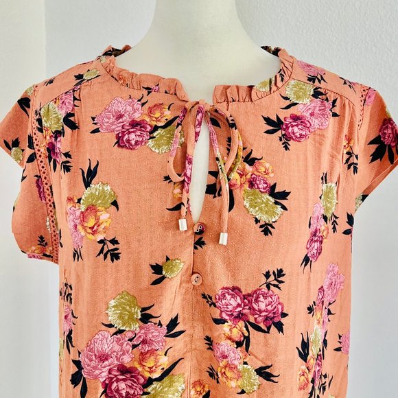 NWT Buffalo David Bitton Floral Print Flutter sleeve Tie Neck Jacquard Blouse - Picture 4 of 11